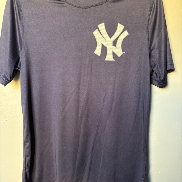 NY Yankees Jersey - Picture 3 of 4